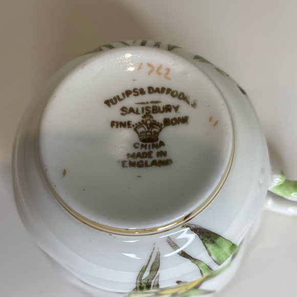 EUC Vtg Salisbury Fine Bone China Teacup and Saucer Tulips Daffodils Antique Cup - Picture 8 of 11